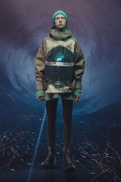 Look 10